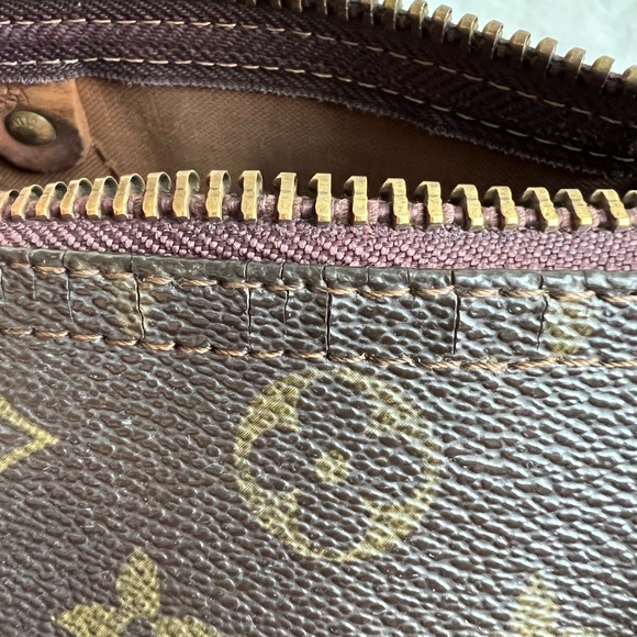 Authentic Louis Vuitton Speedy 30 Vintage (Fair Condition) - Picture 14 of 15